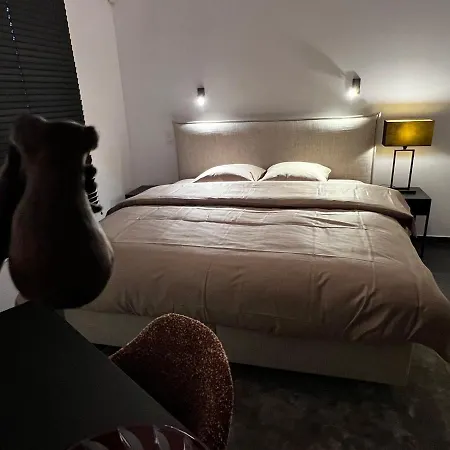 Maison Bed & Breakfast *